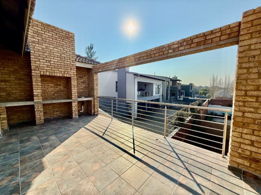 3 Bedroom Property for Sale in Magalies Golf Estate North West